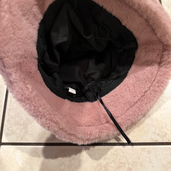 Pink Fuzzy Bucket Hat with LA Logo - Picture 3 of 4